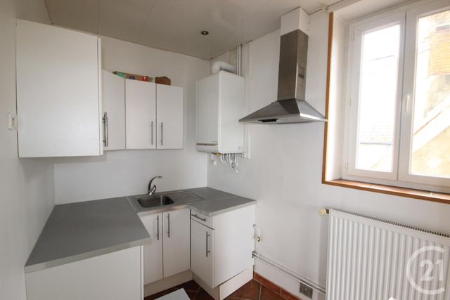Appartement F1 à louer - 1 pièce - 42.45 m2 - CHATELGUYON - 63 - AUVERGNE - Century 21 Agence Girard