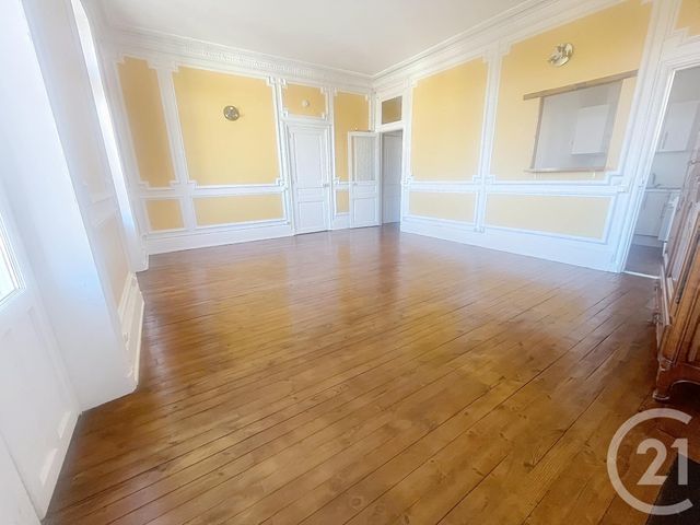 Appartement F1 à louer - 1 pièce - 42.45 m2 - CHATELGUYON - 63 - AUVERGNE - Century 21 Agence Girard