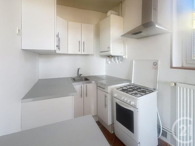 Appartement F1 à louer - 1 pièce - 42.45 m2 - CHATELGUYON - 63 - AUVERGNE - Century 21 Agence Girard