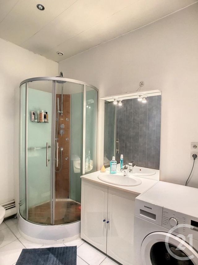 Appartement F1 à louer - 1 pièce - 42.45 m2 - CHATELGUYON - 63 - AUVERGNE - Century 21 Agence Girard