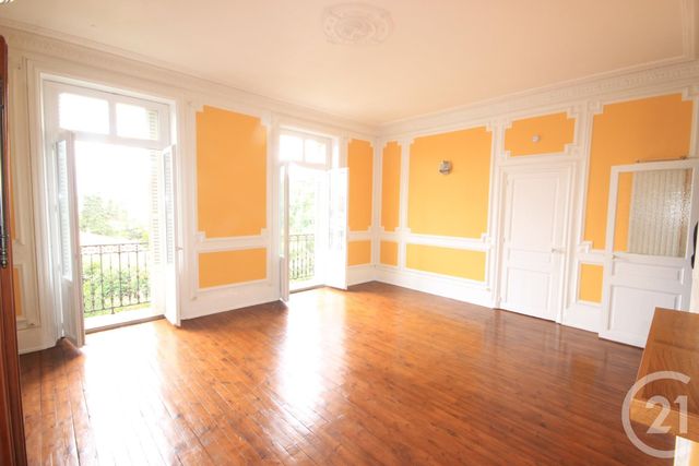 Appartement F1 à louer - 1 pièce - 42.45 m2 - CHATELGUYON - 63 - AUVERGNE - Century 21 Agence Girard