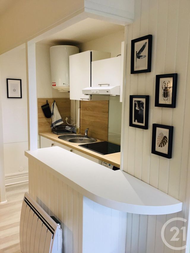 Appartement Studio à louer - 1 pièce - 23.5 m2 - RIOM - 63 - AUVERGNE - Century 21 Agence Girard