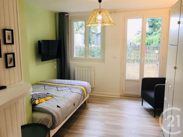 Appartement Studio à louer - 1 pièce - 23.5 m2 - RIOM - 63 - AUVERGNE - Century 21 Agence Girard