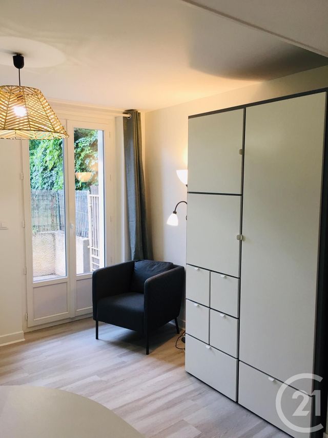 Appartement Studio à louer - 1 pièce - 23.5 m2 - RIOM - 63 - AUVERGNE - Century 21 Agence Girard