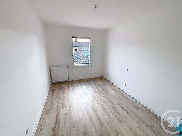 maison à louer - 4 pièces - 120.0 m2 - AIGUEPERSE - 63 - AUVERGNE - Century 21 Agence Girard