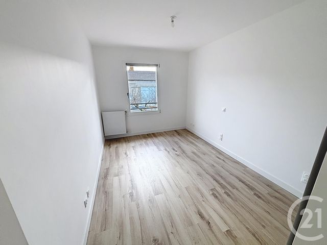 maison à louer - 4 pièces - 120.0 m2 - AIGUEPERSE - 63 - AUVERGNE - Century 21 Agence Girard