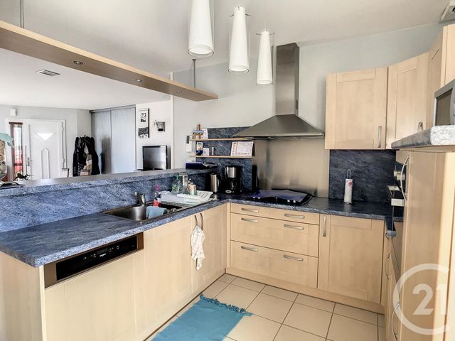 maison à louer - 5 pièces - 95.0 m2 - ST BONNET PRES RIOM - 63 - AUVERGNE - Century 21 Agence Girard