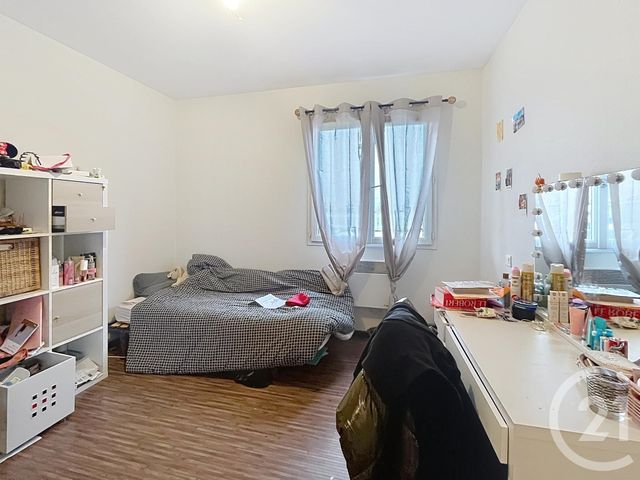 maison à louer - 5 pièces - 95.0 m2 - ST BONNET PRES RIOM - 63 - AUVERGNE - Century 21 Agence Girard