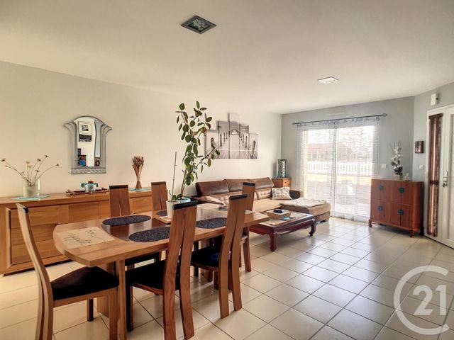 maison à louer - 5 pièces - 95.0 m2 - ST BONNET PRES RIOM - 63 - AUVERGNE - Century 21 Agence Girard