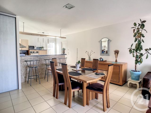 maison à louer - 5 pièces - 95.0 m2 - ST BONNET PRES RIOM - 63 - AUVERGNE - Century 21 Agence Girard