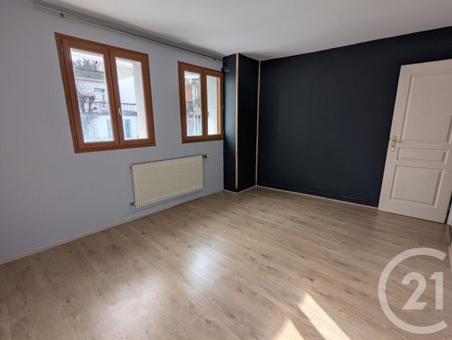 Appartement F3 à louer - 3 pièces - 83.4 m2 - CHATEL GUYON - 63 - AUVERGNE - Century 21 Agence Girard