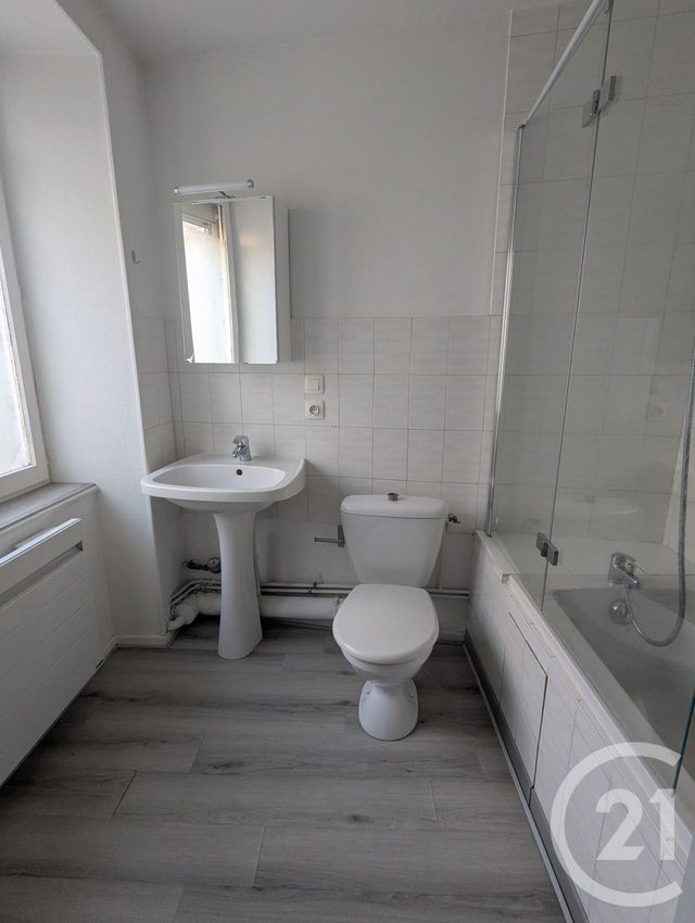 Appartement F2 à louer - 2 pièces - 45.52 m2 - RIOM - 63 - AUVERGNE - Century 21 Agence Girard