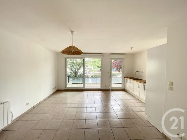 Appartement F3 à vendre - 3 pièces - 61.66 m2 - RIOM - 63 - AUVERGNE - Century 21 Agence Girard