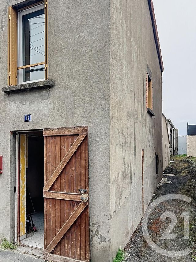 maison à vendre - 2 pièces - 34.0 m2 - RIOM - 63 - AUVERGNE - Century 21 Agence Girard