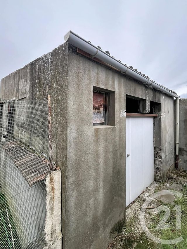 maison à vendre - 2 pièces - 34.0 m2 - RIOM - 63 - AUVERGNE - Century 21 Agence Girard