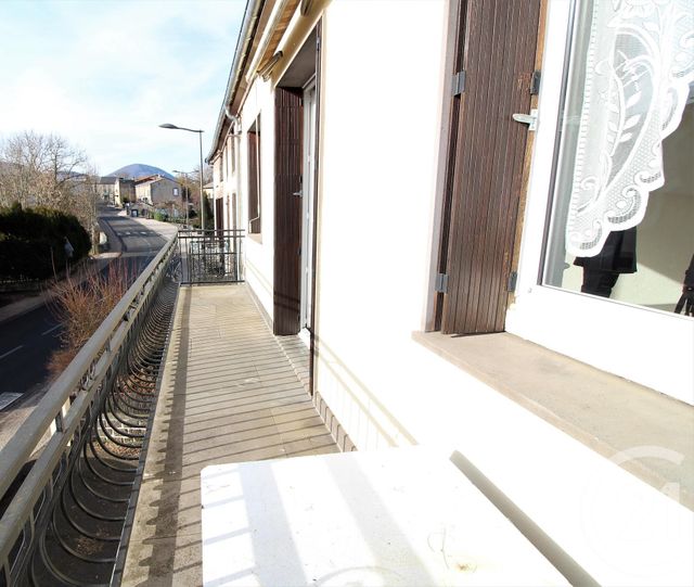 Appartement F3 à louer - 3 pièces - 57.12 m2 - VOLVIC - 63 - AUVERGNE - Century 21 Agence Girard