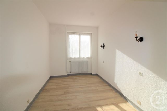 Appartement F3 à louer - 3 pièces - 57.12 m2 - VOLVIC - 63 - AUVERGNE - Century 21 Agence Girard