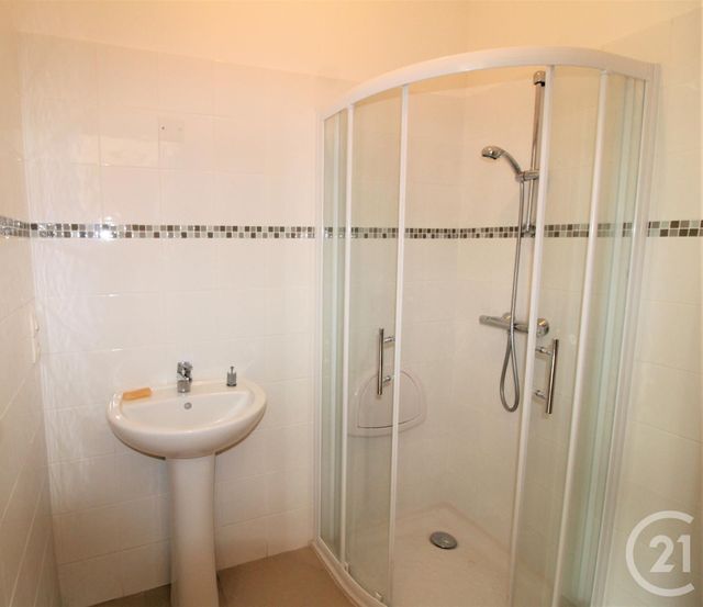 Appartement F3 à louer - 3 pièces - 57.12 m2 - VOLVIC - 63 - AUVERGNE - Century 21 Agence Girard