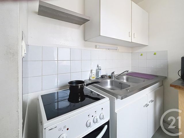 Appartement à louer - 2 pièces - 43.4 m2 - AIGUEPERSE - 63 - AUVERGNE - Century 21 Agence Girard