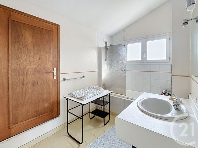 maison à vendre - 6 pièces - 132.1 m2 - CHATEL GUYON - 63 - AUVERGNE - Century 21 Agence Girard