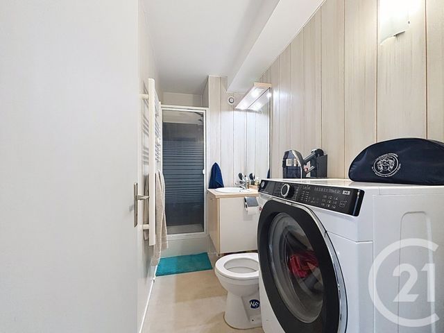 Appartement F2 à louer - 2 pièces - 28.7 m2 - CHATEL GUYON - 63 - AUVERGNE - Century 21 Agence Girard
