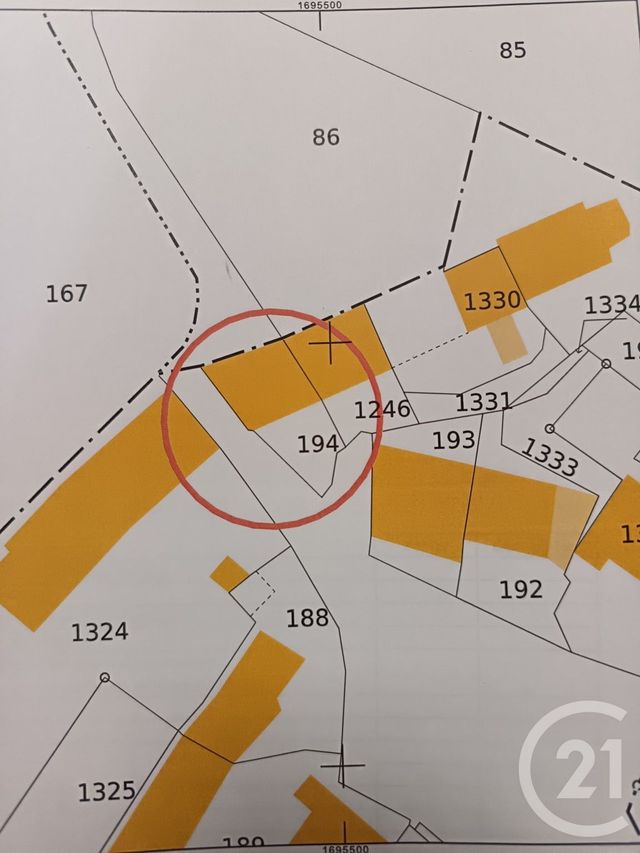 maison à vendre - 1 pièce - 75.0 m2 - CHARBONNIERES LES VARENNES - 63 - AUVERGNE - Century 21 Agence Girard