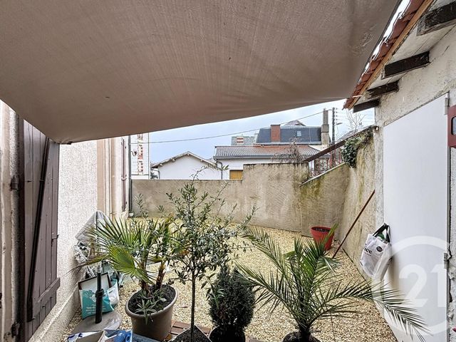 Appartement F2 à louer - 2 pièces - 46.5 m2 - CHATEL GUYON - 63 - AUVERGNE - Century 21 Agence Girard
