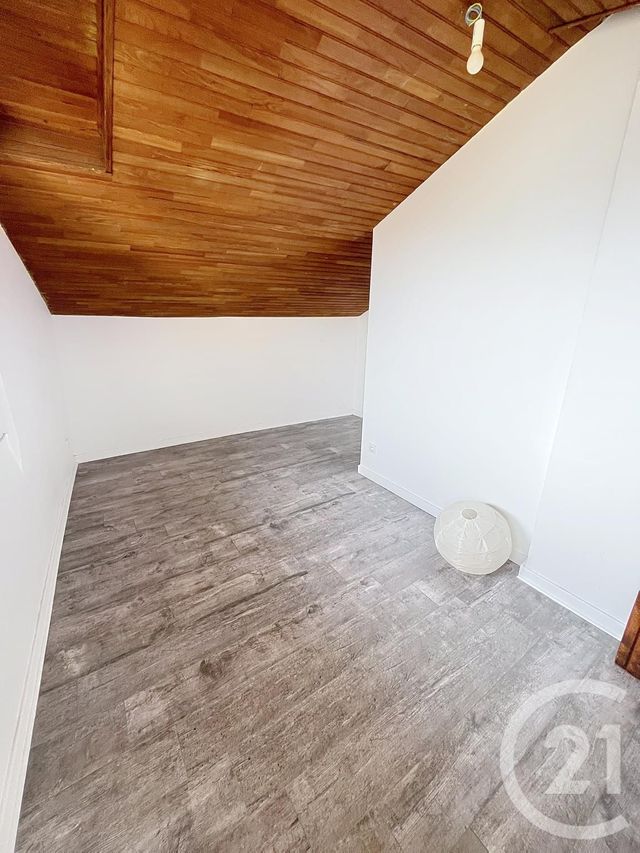 Appartement F4 à vendre - 2 pièces - 47.24 m2 - RIOM - 63 - AUVERGNE - Century 21 Agence Girard