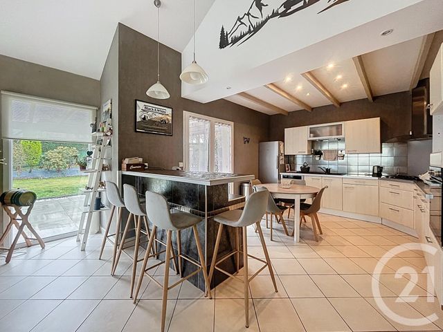 maison à vendre - 5 pièces - 156.8 m2 - CHARBONNIERES LES VARENNES - 63 - AUVERGNE - Century 21 Agence Girard