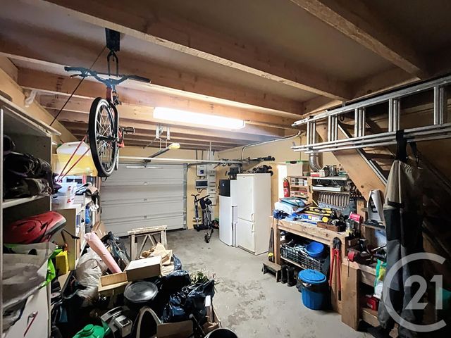 maison à vendre - 5 pièces - 156.8 m2 - CHARBONNIERES LES VARENNES - 63 - AUVERGNE - Century 21 Agence Girard