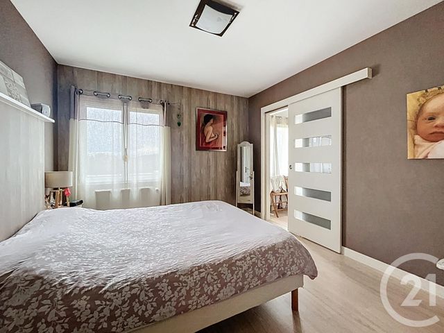 maison à vendre - 5 pièces - 156.8 m2 - CHARBONNIERES LES VARENNES - 63 - AUVERGNE - Century 21 Agence Girard