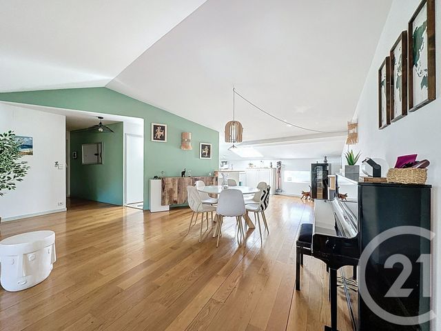 Appartement F4 à vendre - 4 pièces - 120.0 m2 - MOZAC - 63 - AUVERGNE - Century 21 Agence Girard