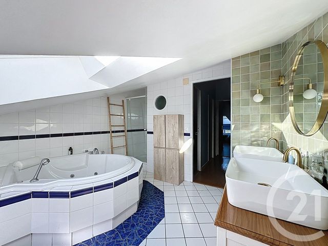 Appartement F4 à vendre - 4 pièces - 120.0 m2 - MOZAC - 63 - AUVERGNE - Century 21 Agence Girard