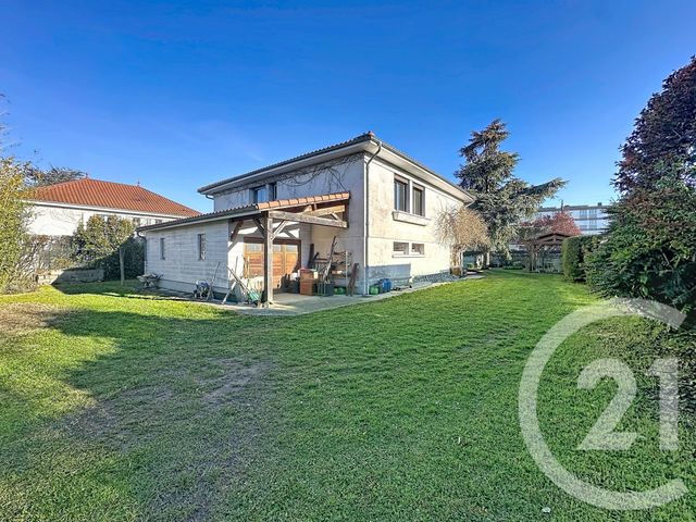 maison à vendre - 7 pièces - 180.0 m2 - RIOM - 63 - AUVERGNE - Century 21 Agence Girard