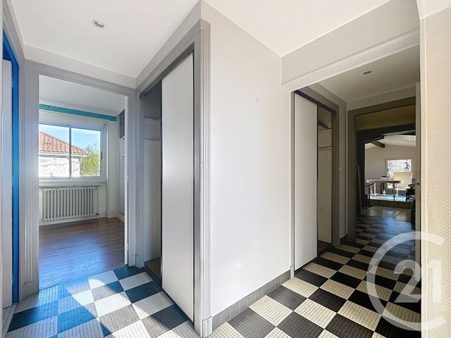 maison à vendre - 7 pièces - 180.0 m2 - RIOM - 63 - AUVERGNE - Century 21 Agence Girard