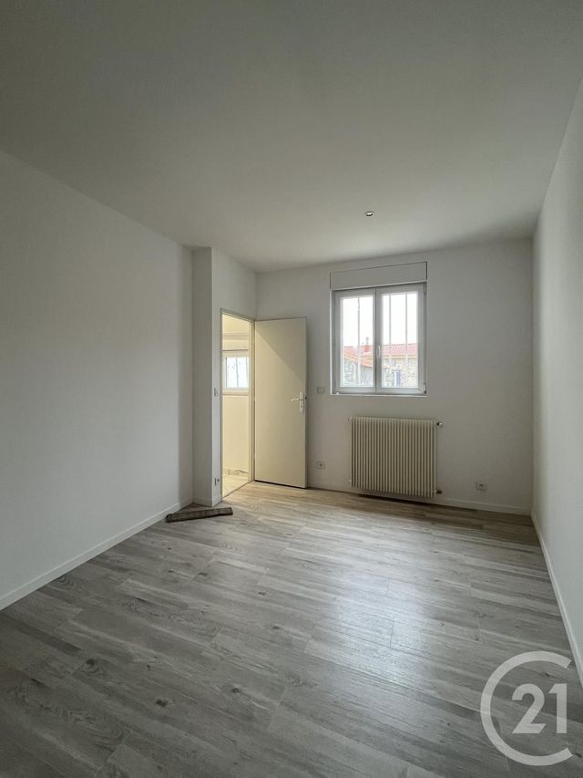 maison à vendre - 4 pièces - 120.0 m2 - ST BONNET PRES RIOM - 63 - AUVERGNE - Century 21 Agence Girard