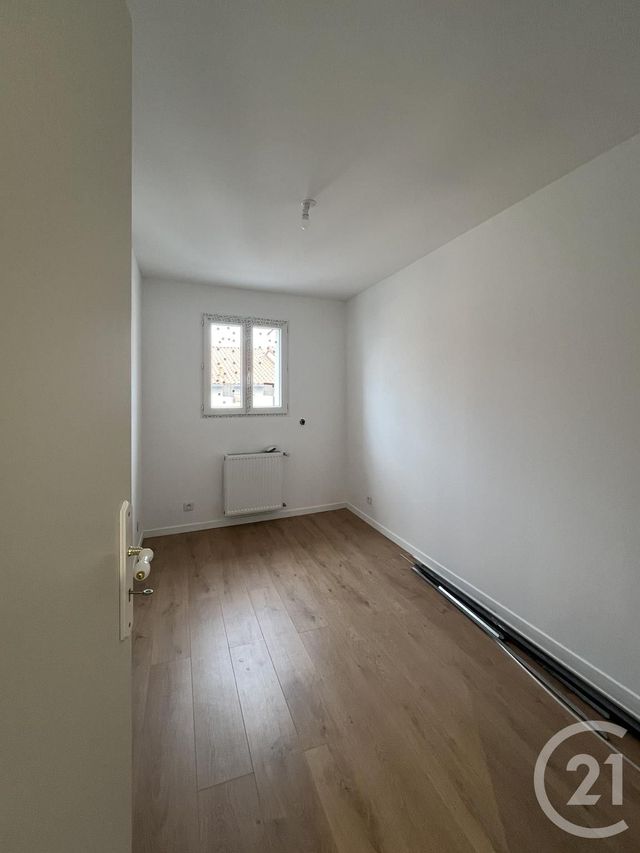maison à vendre - 4 pièces - 120.0 m2 - ST BONNET PRES RIOM - 63 - AUVERGNE - Century 21 Agence Girard