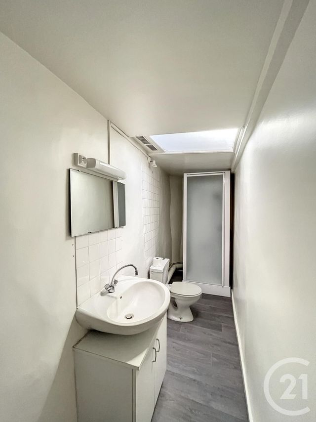 Appartement F1 à louer - 1 pièce - 43.19 m2 - RIOM - 63 - AUVERGNE - Century 21 Agence Girard