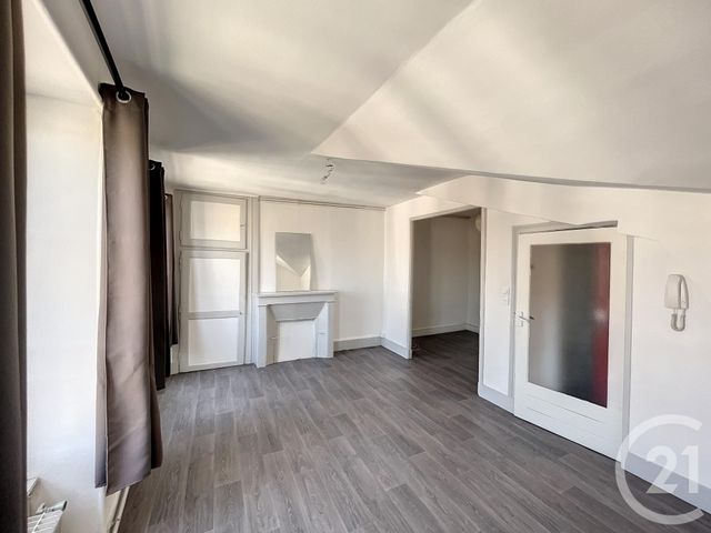 Appartement F1 à louer - 1 pièce - 43.19 m2 - RIOM - 63 - AUVERGNE - Century 21 Agence Girard