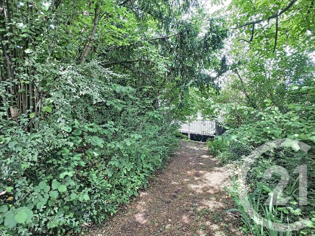 terrain à vendre - 900.0 m2 - RIOM - 63 - AUVERGNE - Century 21 Agence Girard