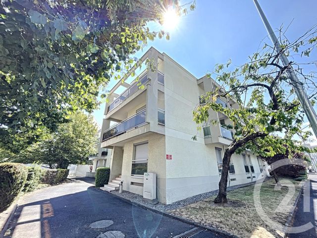 Appartement Studio à louer - 1 pièce - 18.05 m2 - CLERMONT FERRAND - 63 - AUVERGNE - Century 21 Agence Girard