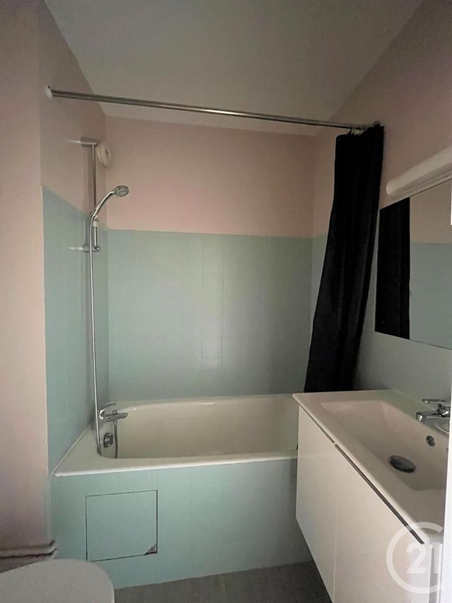 Appartement Studio à louer - 1 pièce - 18.05 m2 - CLERMONT FERRAND - 63 - AUVERGNE - Century 21 Agence Girard