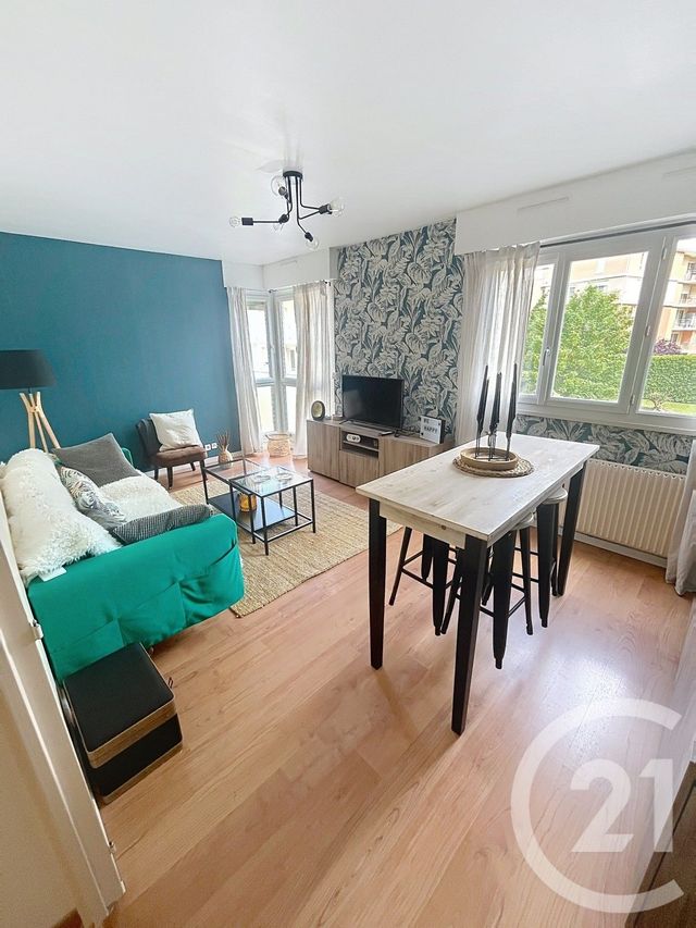 Appartement F3 à louer - 3 pièces - 64.93 m2 - RIOM - 63 - AUVERGNE - Century 21 Agence Girard