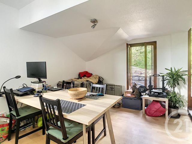 Appartement F2 à louer - 2 pièces - 45.76 m2 - CHATEL GUYON - 63 - AUVERGNE - Century 21 Agence Girard