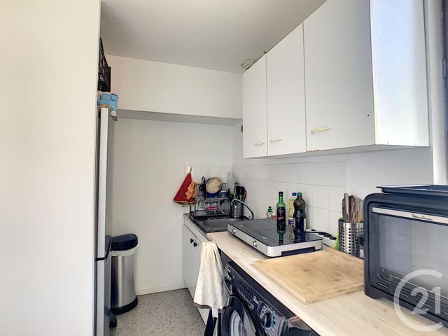 Appartement F2 à louer - 2 pièces - 45.76 m2 - CHATEL GUYON - 63 - AUVERGNE - Century 21 Agence Girard