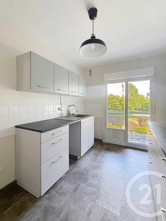 Appartement F3 à louer - 3 pièces - 65.37 m2 - CEBAZAT - 63 - AUVERGNE - Century 21 Agence Girard