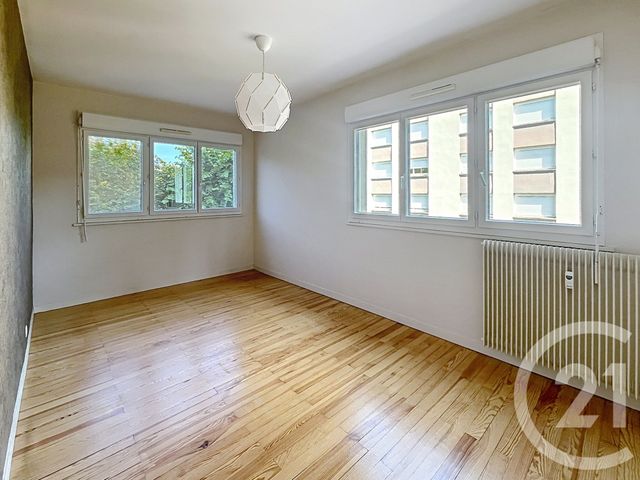 Appartement F3 à louer - 3 pièces - 65.37 m2 - CEBAZAT - 63 - AUVERGNE - Century 21 Agence Girard