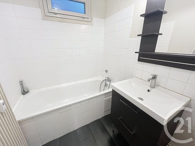 Appartement F3 à louer - 3 pièces - 65.37 m2 - CEBAZAT - 63 - AUVERGNE - Century 21 Agence Girard
