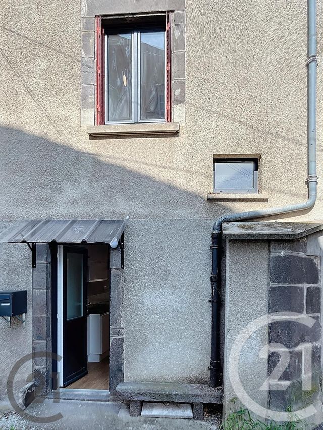 maison à louer - 3 pièces - 58.0 m2 - VOLVIC - 63 - AUVERGNE - Century 21 Agence Girard