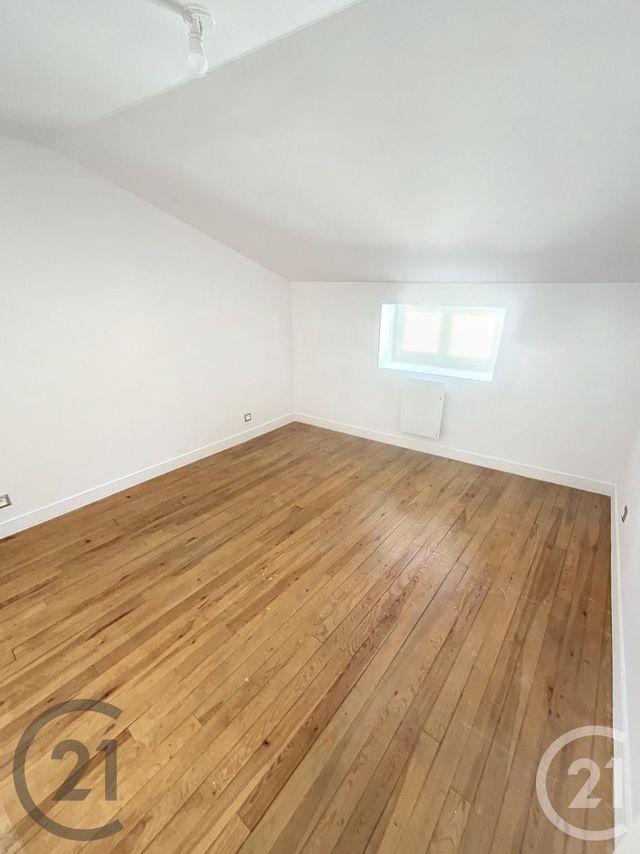 maison à louer - 3 pièces - 58.0 m2 - VOLVIC - 63 - AUVERGNE - Century 21 Agence Girard